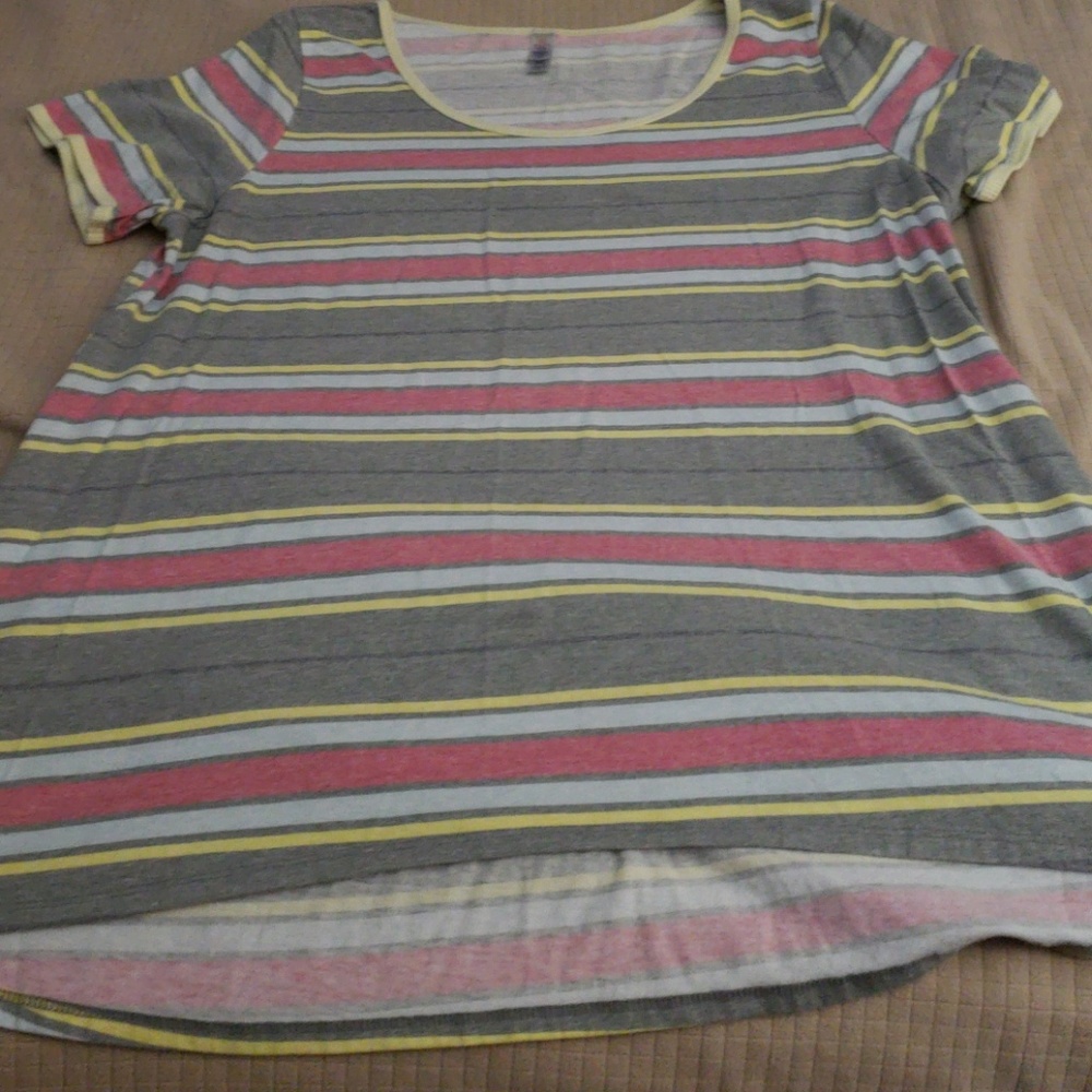 Short sleeved classic tee